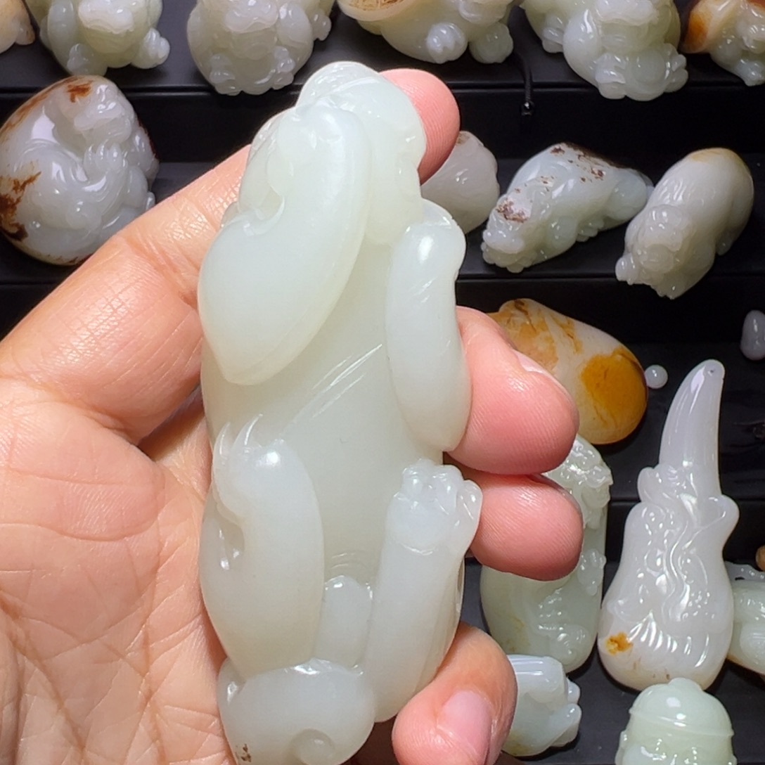 蓝***啡和田玉未镶嵌颈饰