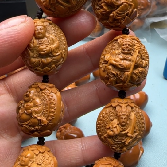 橄榄核手串雕刻工艺