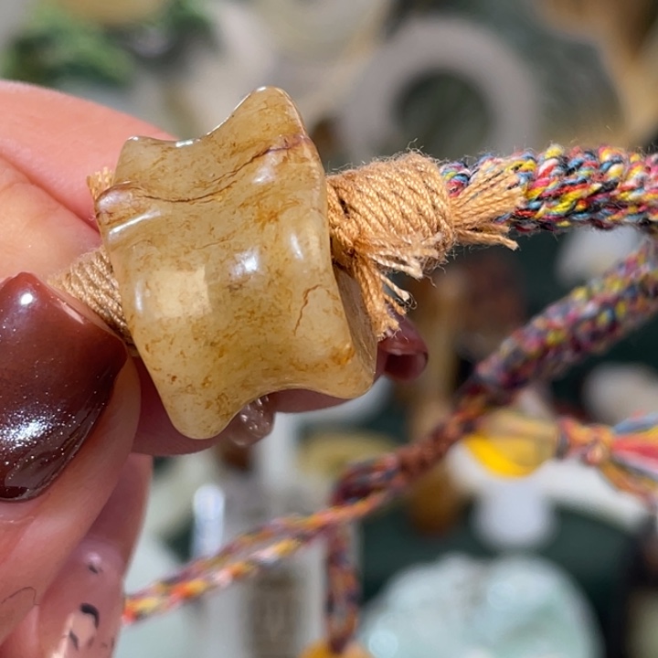 贾***特和田玉未镶嵌颈饰