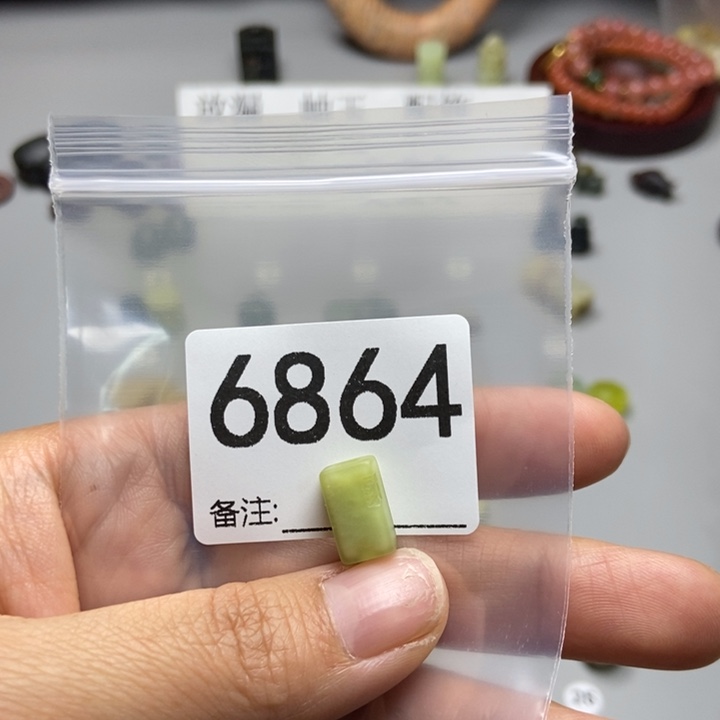 阳***️蛇纹石玉未镶嵌项链