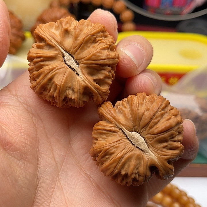 桃核吊坠42闷白狮子头