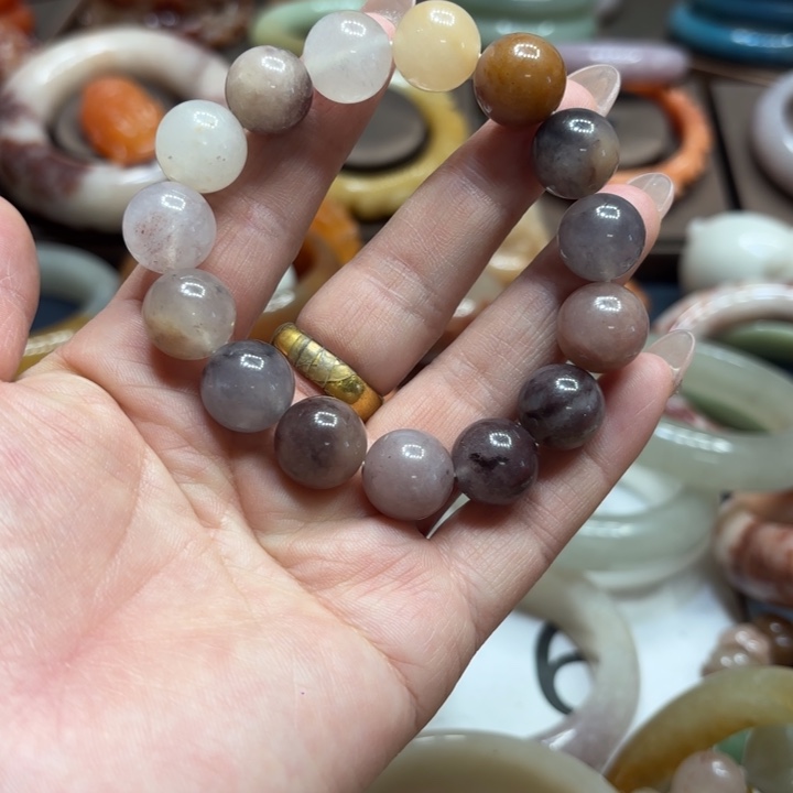 石英岩玉合金颈饰