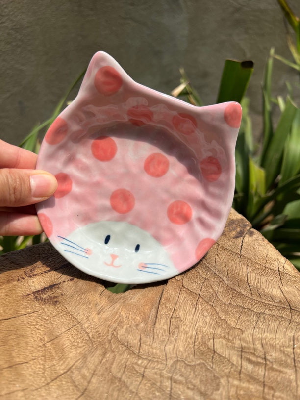 【近山古美】粉红猫头碟高温手绘釉下青花瓷薛原设计师款