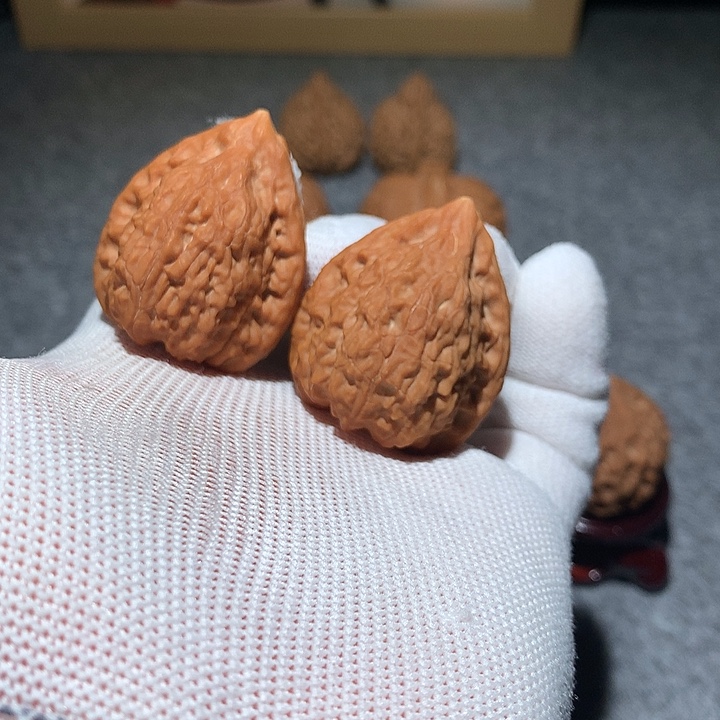 文玩核桃把件蛇王一抹红33