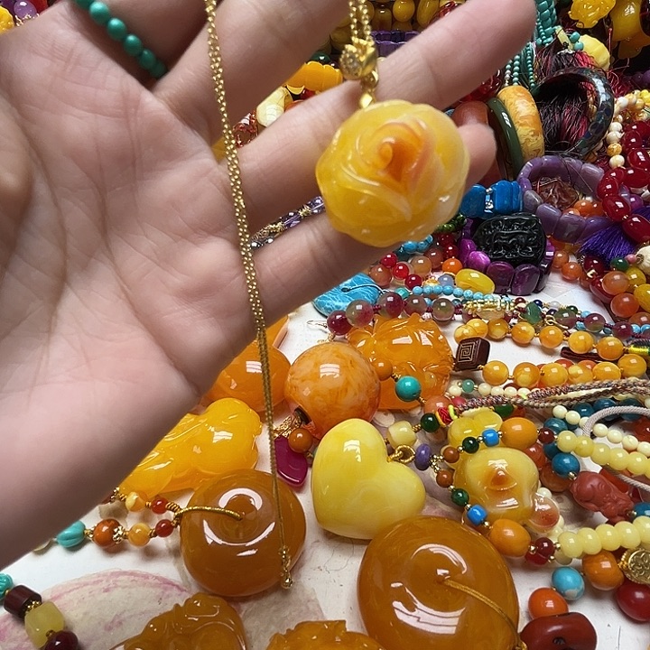 树脂制品1088俏色花锁骨链