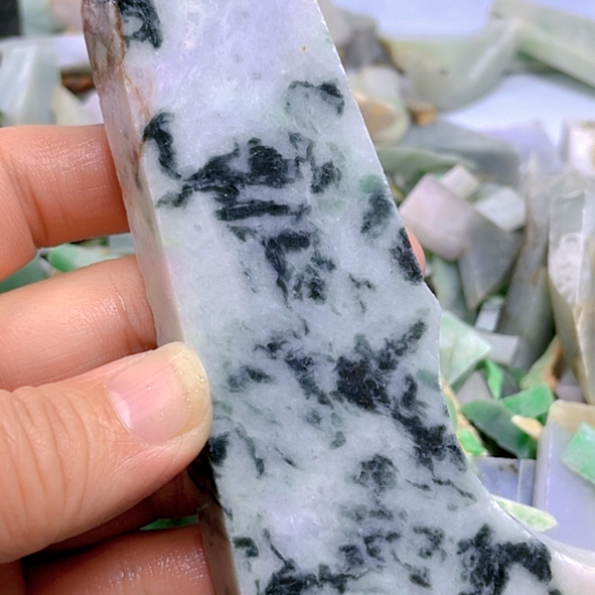 【闪购商品】翡翠颈饰未镶嵌A货