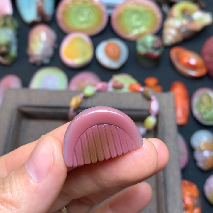 玛瑙/玉髓颈饰未镶嵌盐源原矿