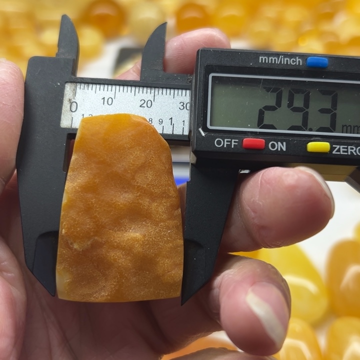 琥珀（矿物珀）未镶嵌裸石