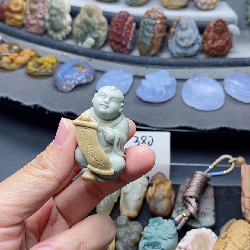 【闪购商品】定制石英质玉吊坠未镶嵌