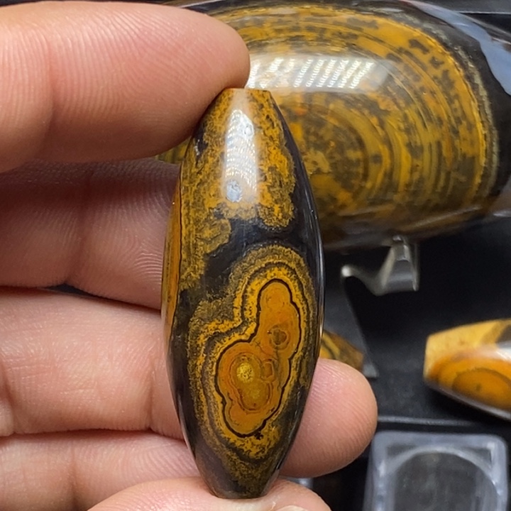 玛瑙/玉髓珠宝奇石未镶嵌易*