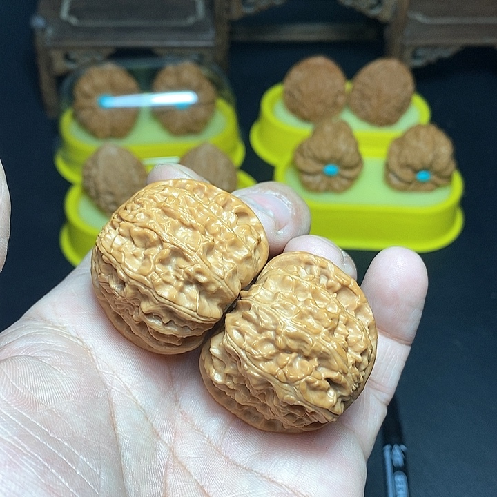 吊坠文玩核桃40.5尺，白狮子