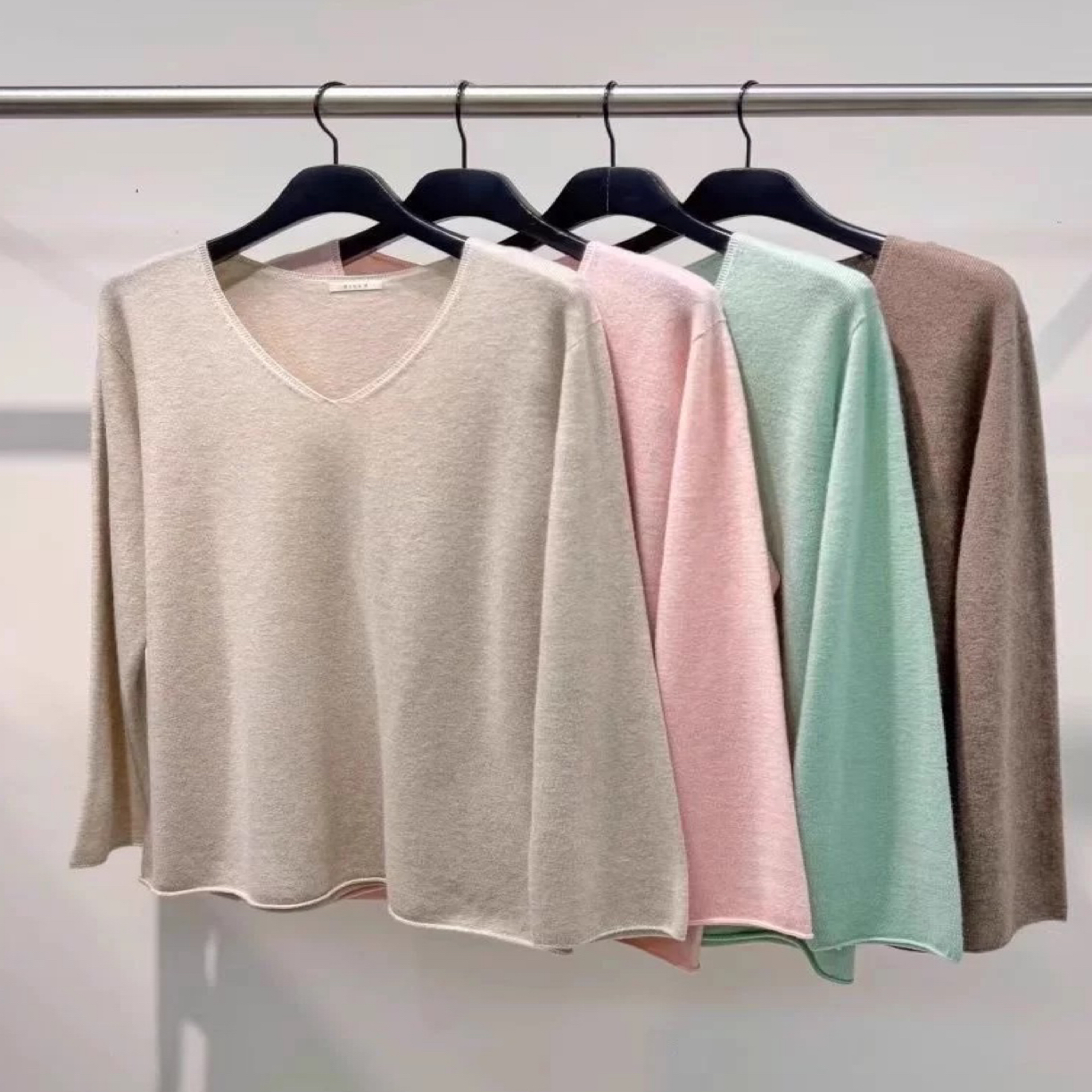 松弛感V领宽松针织毛衣