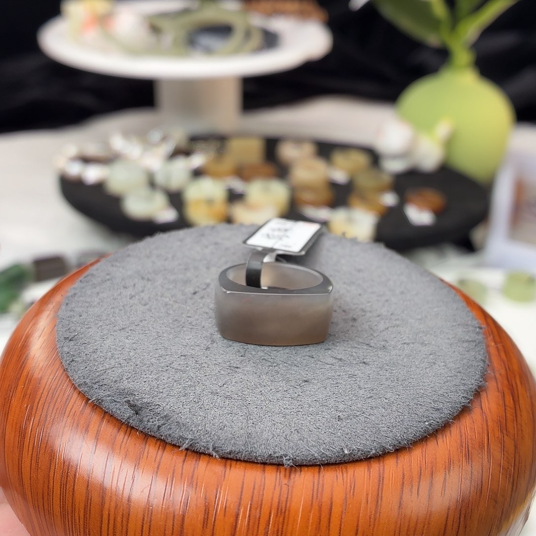 和田玉（糖玉）未镶嵌戒指b35烟紫马鞍16.4不退换