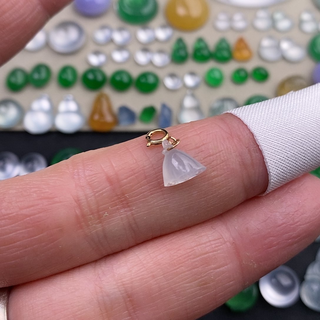 定制翡翠未镶嵌翡翠