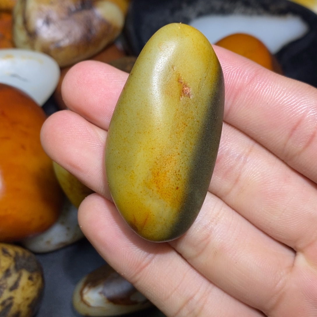 和田玉未镶嵌珠宝奇石