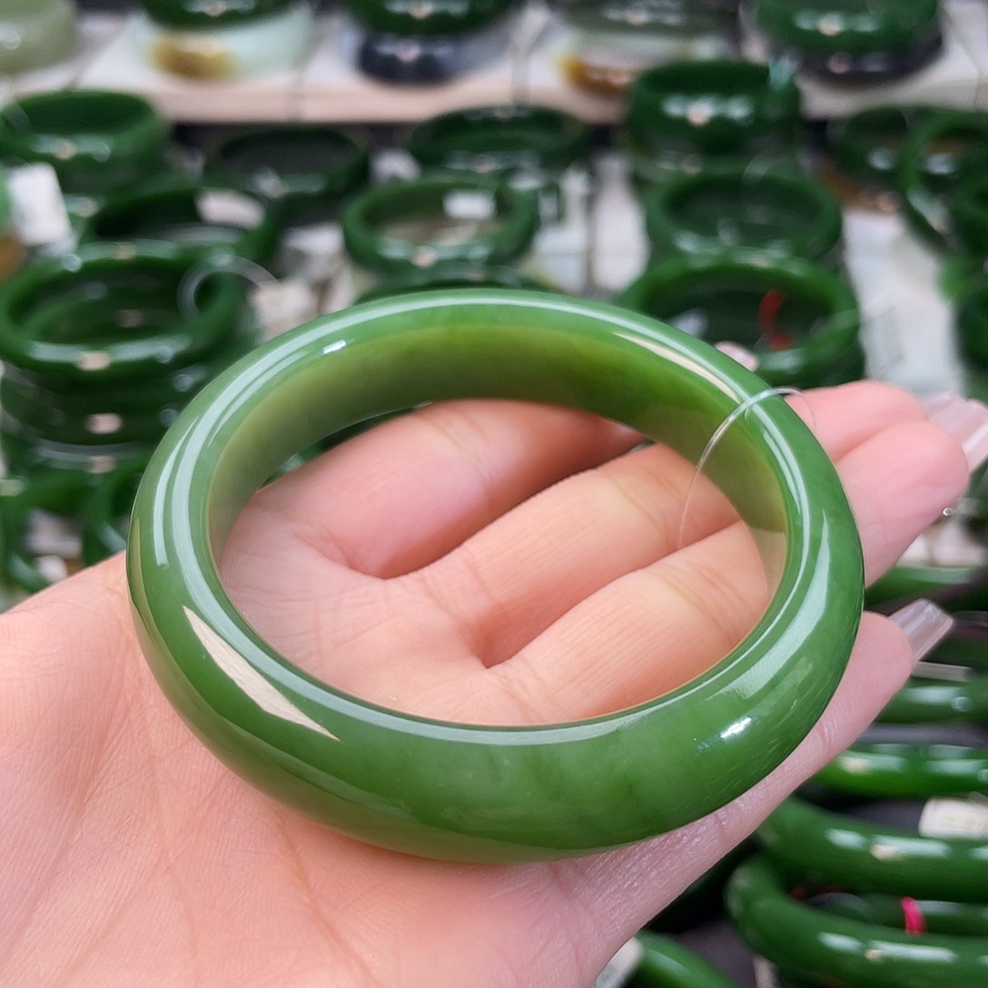 和田玉（碧玉）手镯未镶嵌