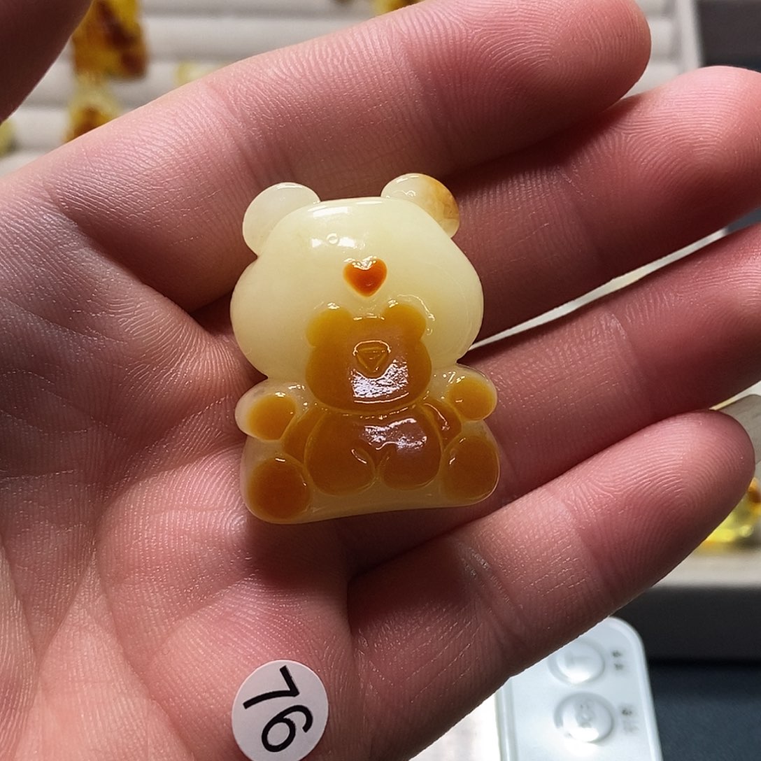 J****琥珀未镶嵌裸石天然琥珀蜜蜡吊坠