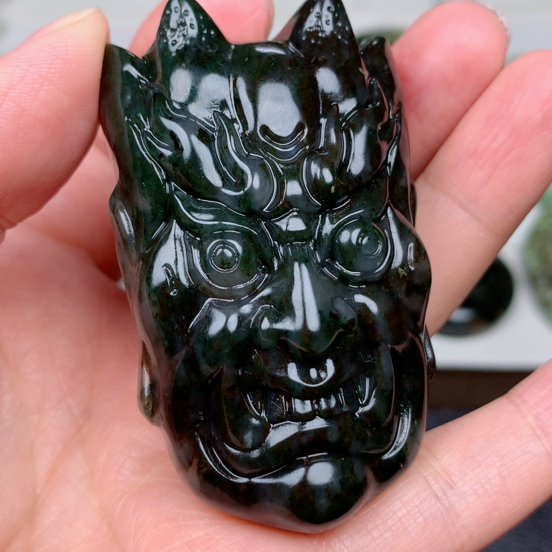 独山玉未镶嵌颈饰