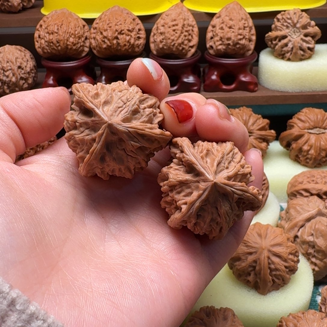 吊坠文玩核桃三棱