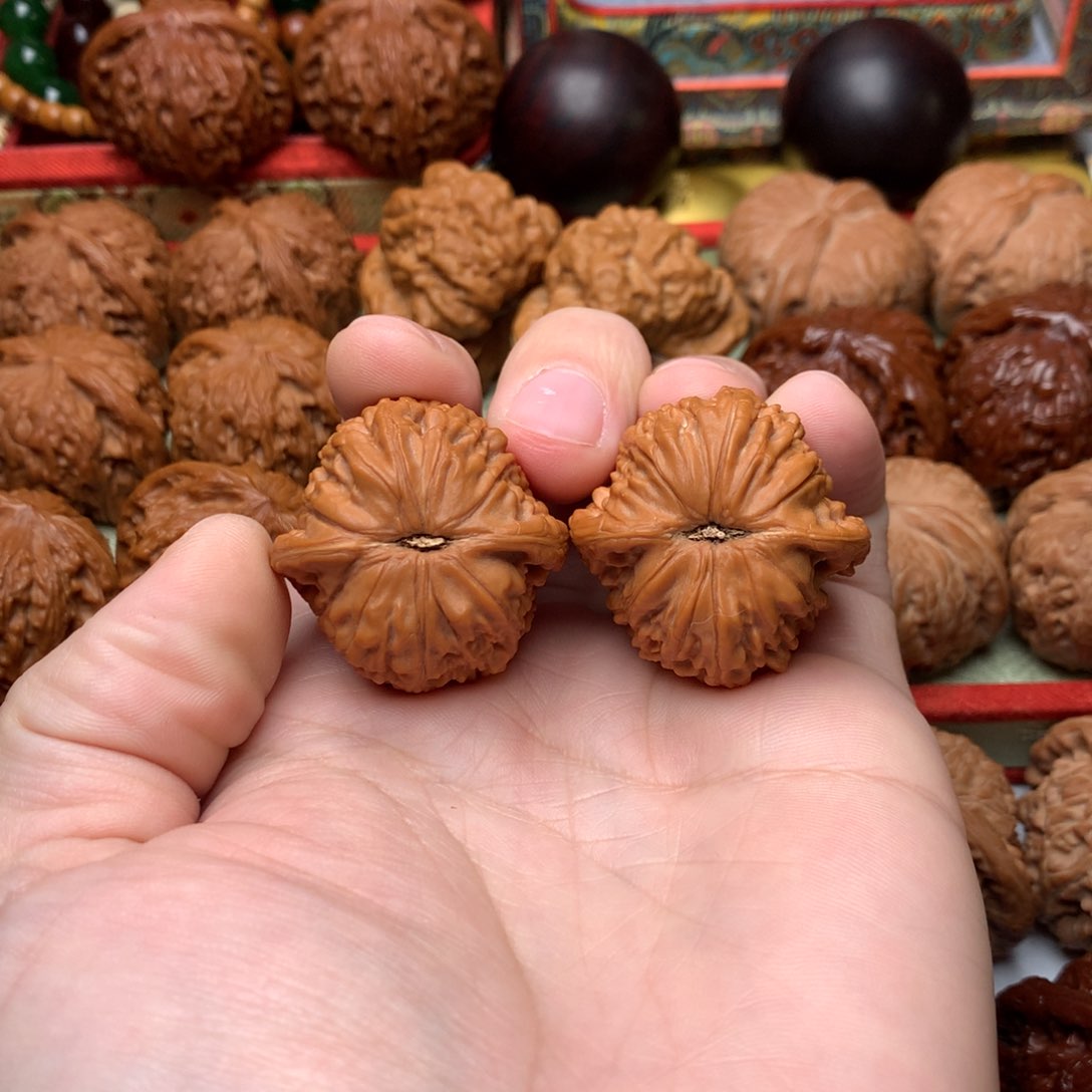 文玩核桃把件发*35尺全品磨盘狮子头