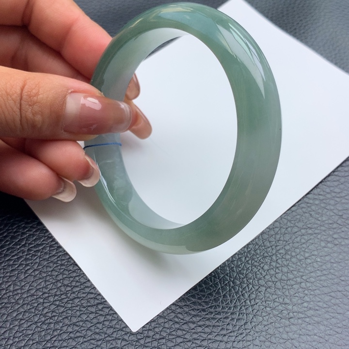 翡翠手镯未镶嵌天然翡翠手镯