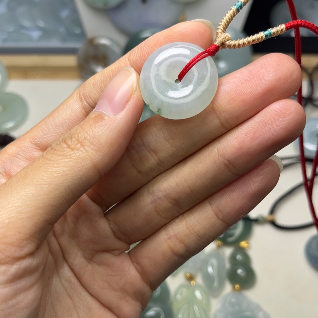翡翠未镶嵌颈饰天然翡翠Ａ货