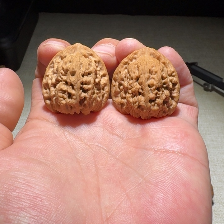 吊坠文玩核桃33南疆，差一个尺