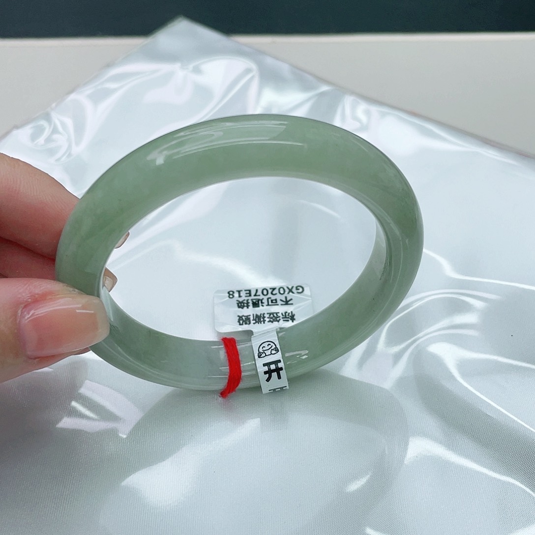 翡翠手镯未镶嵌正57.5