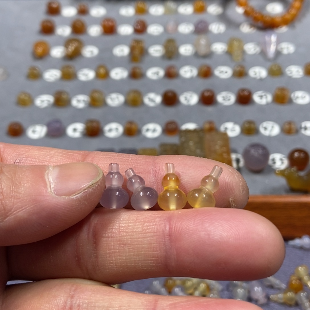 金***起玛瑙/玉髓合金颈饰葫芦