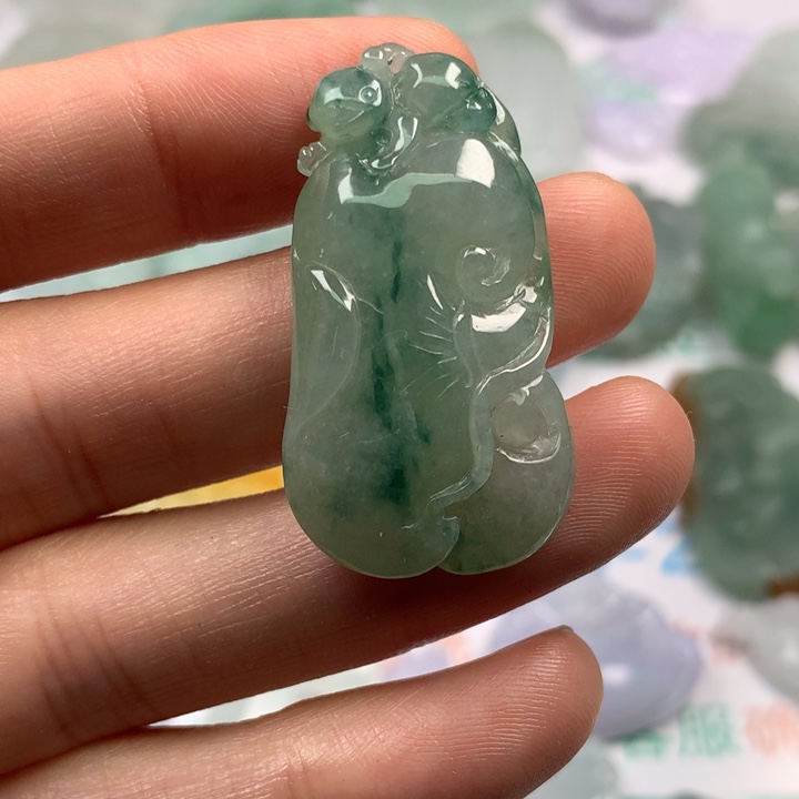 翡翠未镶嵌颈饰翡翠