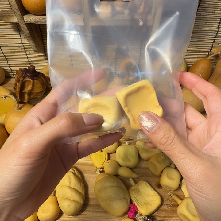 是***呀大叶紫檀（黑酸枝木类）