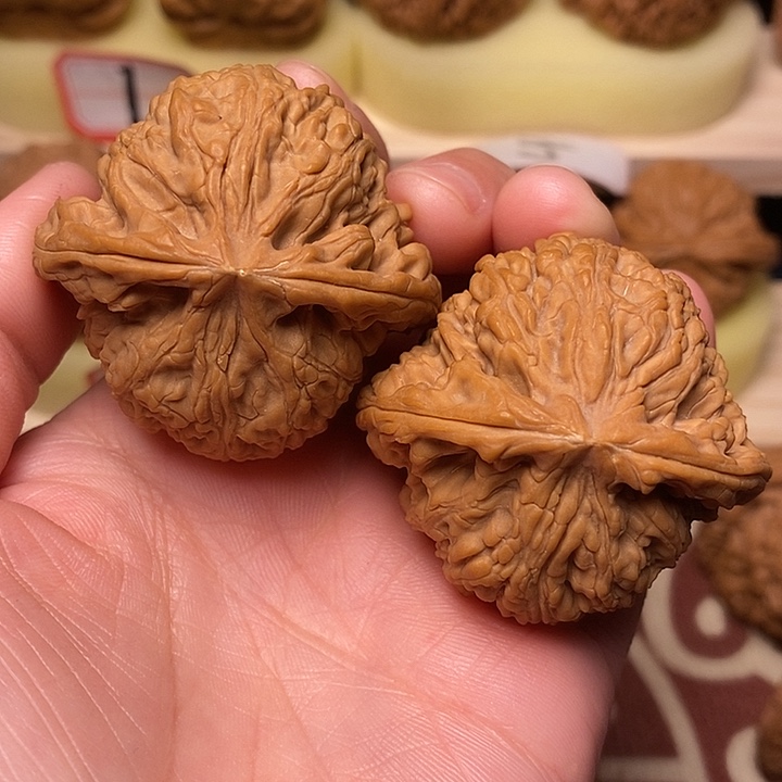 静***深文玩核桃吊坠45南疆