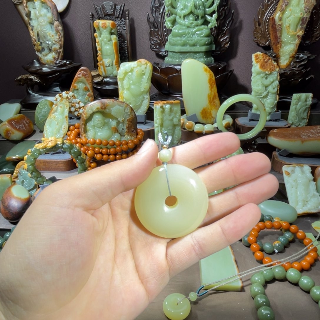 透闪石质玉平安扣未镶嵌