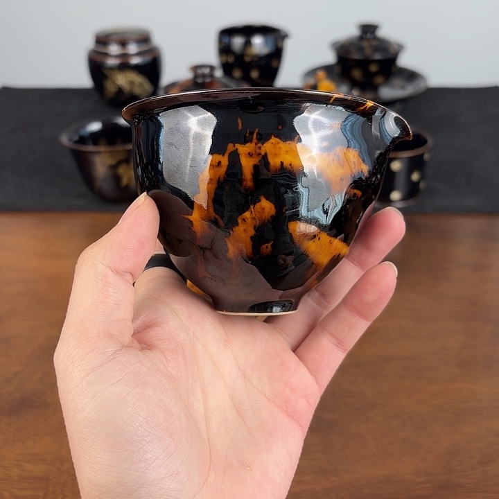 瓷玳瑁釉矮公道杯