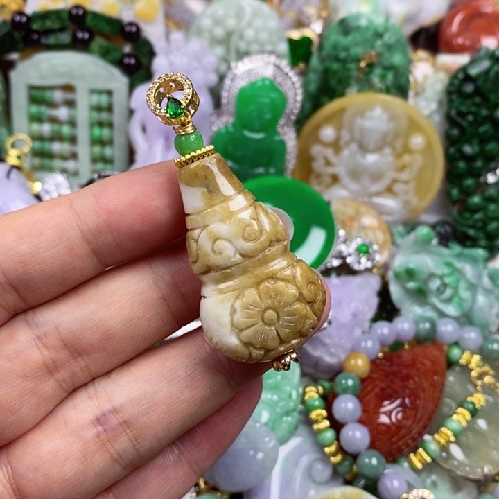 吊坠(赠链)未镶嵌翡翠