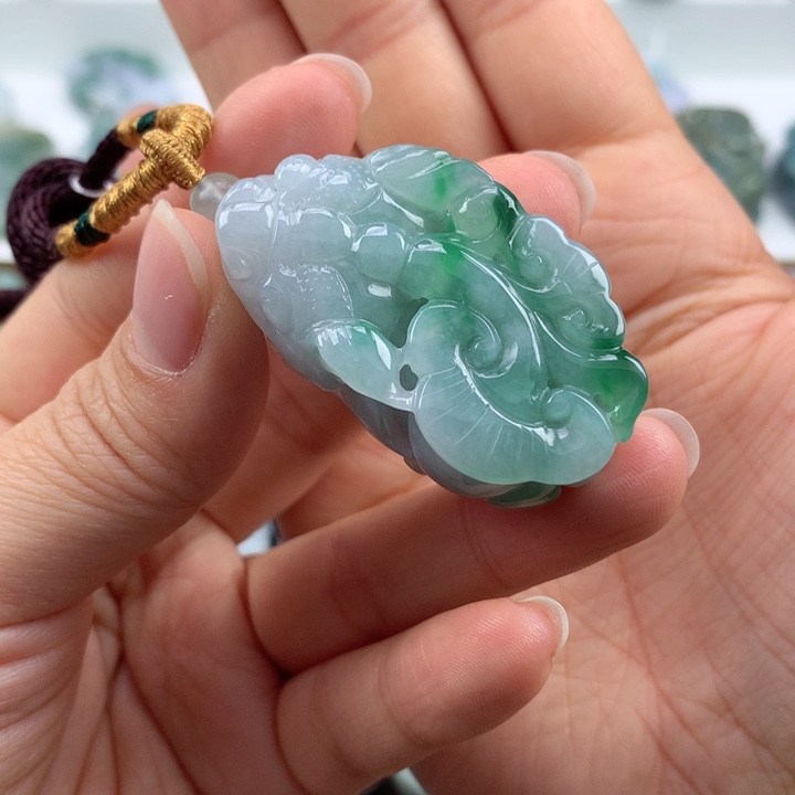 翡翠吊坠(不含链)未镶嵌伪*者