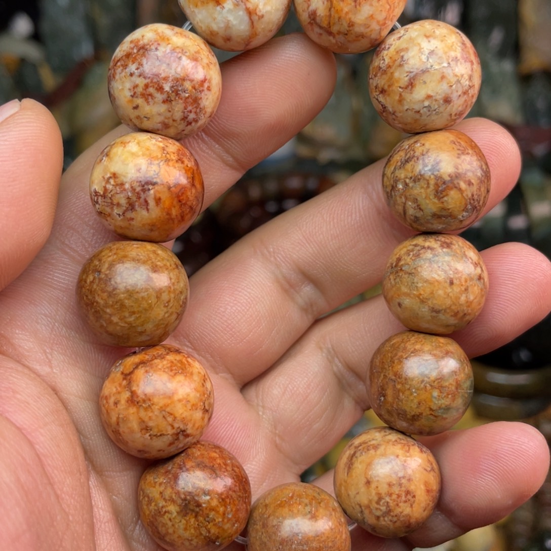 岫岩老玉（透闪石质玉）未镶嵌颈饰卡18微瑕