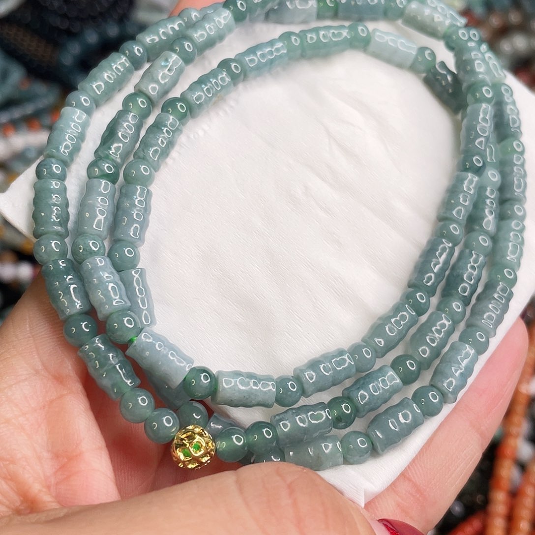 翡翠颈饰未镶嵌翡翠