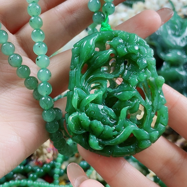 颈饰未镶嵌和田玉