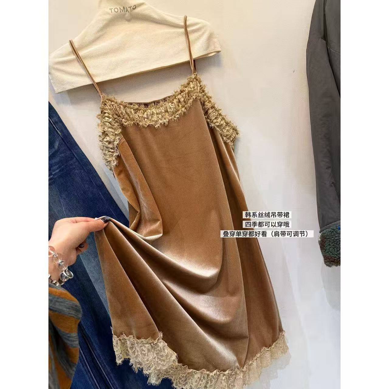 TOMATO-“叠穿丝绒吊带裙”四季百搭蕾丝拼接丝绒吊带裙#53211