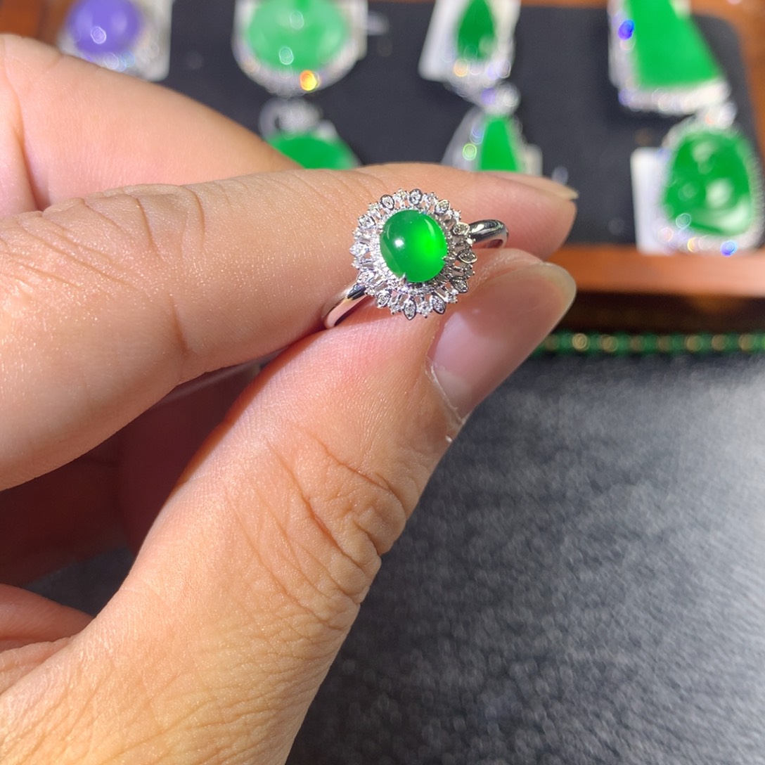 翡翠18K金镶嵌戒指翡翠