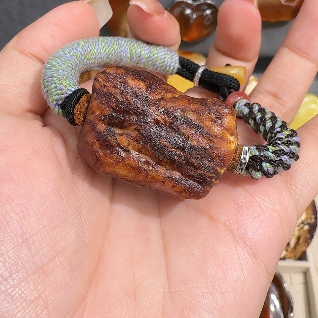 小****琥珀未镶嵌裸石我