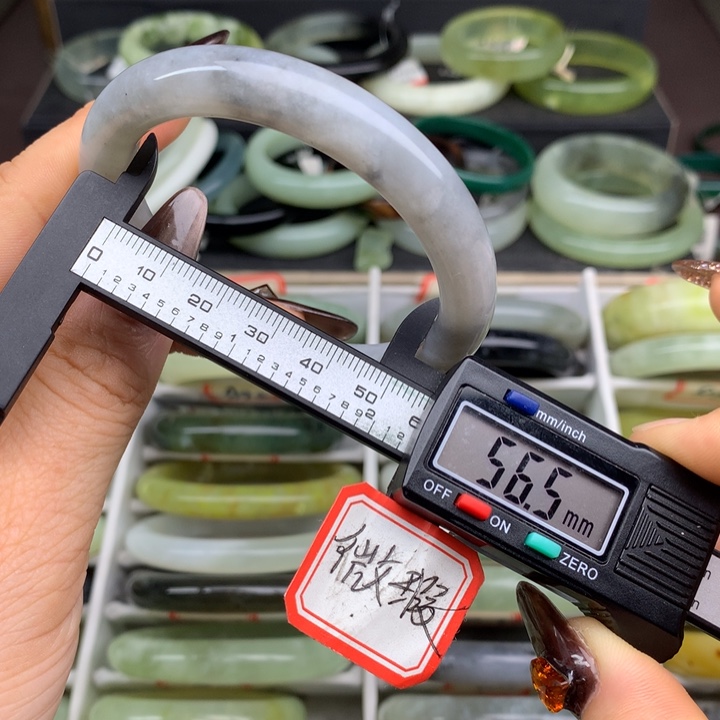 蛇纹石玉未镶嵌手镯888