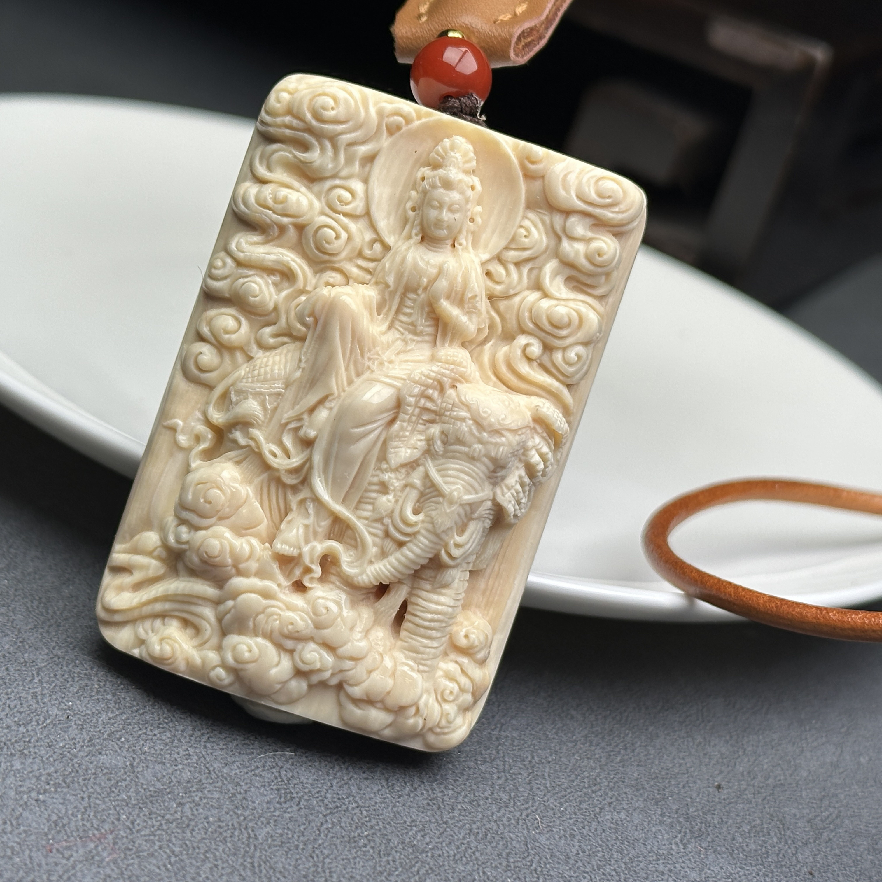 K9388天然猛犸牙雕刻普贤牌40*60*16mm 支持鉴定 假一罚四