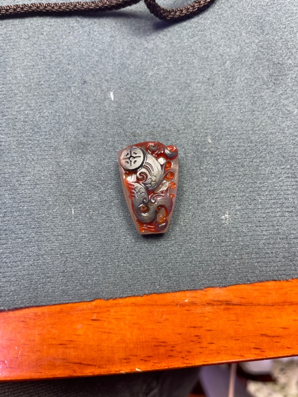 凉山南红玻璃包浆三通