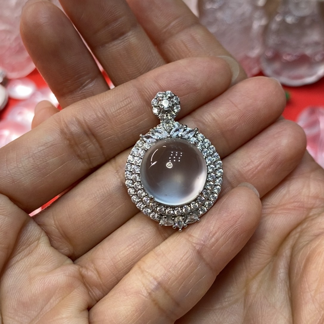 小****石英质玉合金吊坠