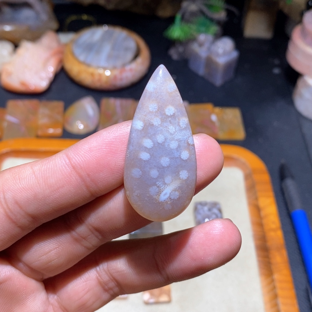 【闪购商品】硅化玉颈饰未镶嵌