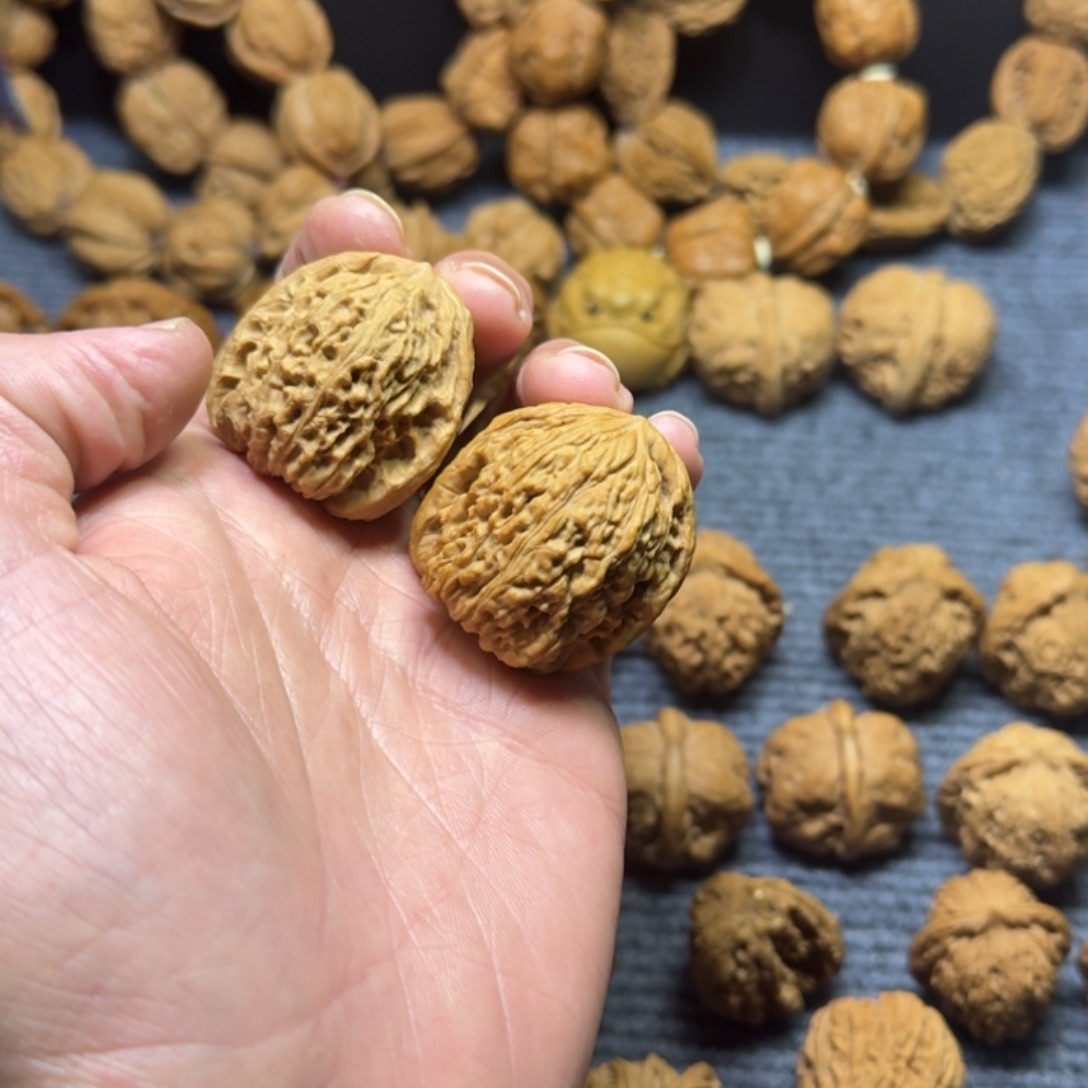 文玩核桃把件南疆石36尺