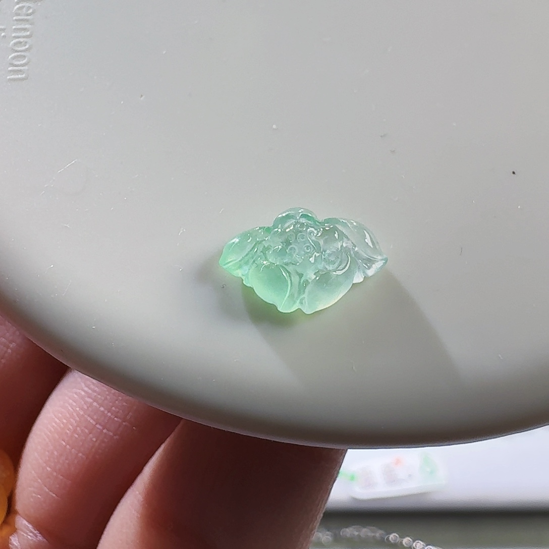 翡翠未镶嵌颈饰裸石