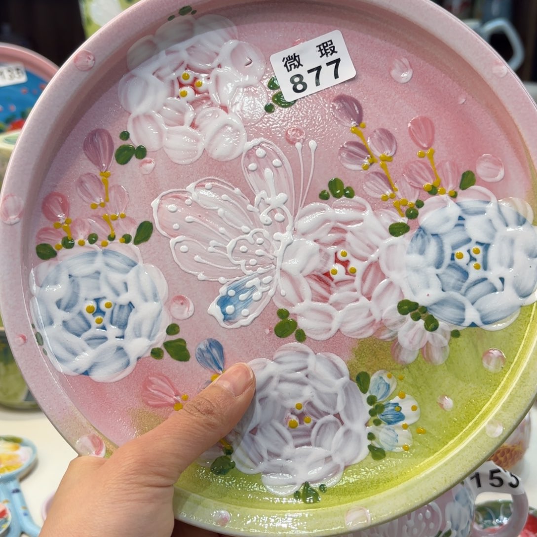 瓷片兔兔好漂亮de mo mo w w y